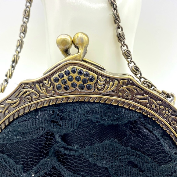 Vintage Black Lace Purse Clutch Or Can Be Worn On Arm With Chain - Picture 4 of 5